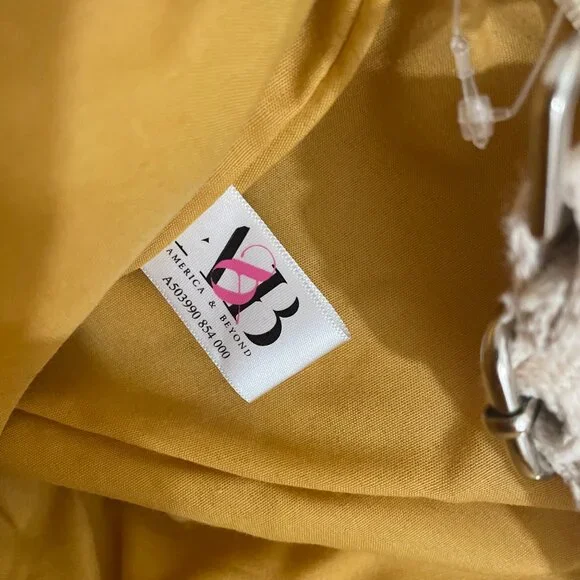 America & Beyond Beaded Weekender Bag - Picture 7 of 10